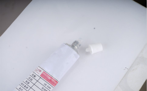 ?電腦散熱不好不一定是灰塵引起的，不要忽略了“散熱硅膠”
